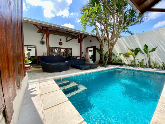 Swimming Pool 18