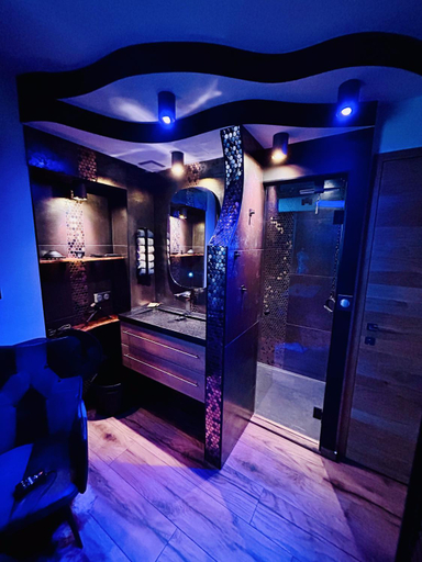 Others 3, Love And Sex Room, Ain