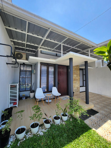Exterior & Views 2, Villa Jingga Joyogrand Malang, Malang