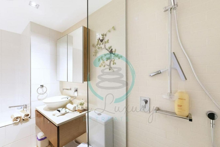 2, ZEN POINT PENTHOUSE 3-BR Executive W/front Retreat, Darwin