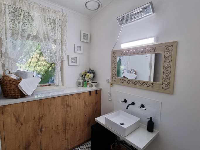 Bedroom 3, Beech Forest Cottage (Cozy Otways Accommodation), Colac-Otway - South