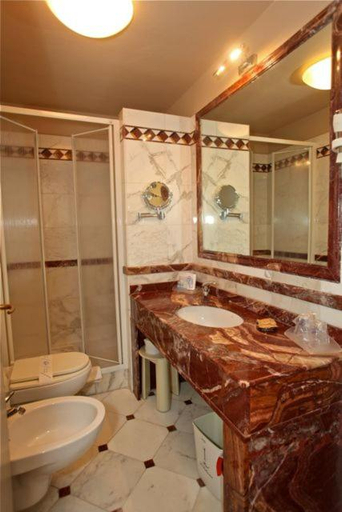 Bathroom 3, Hotel La Colonnina, La Spezia