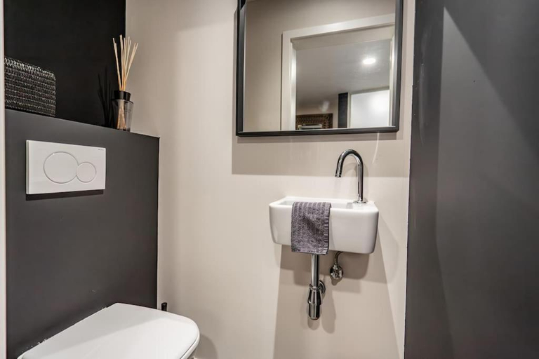 Bathroom 2, L'appart Leon, avec parking et sauna, Liège