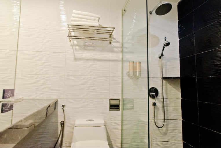 Bathroom 29