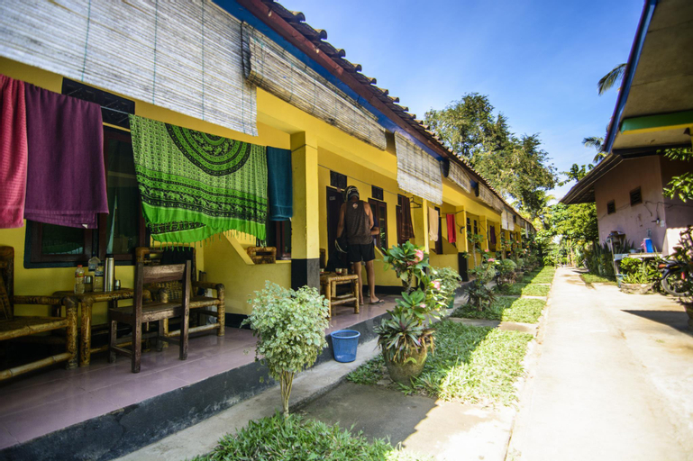 Exterior 4