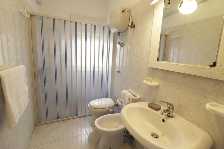 Bathroom 3, Casa Primus Torre Santo Stefano in Otranto, Lecce
