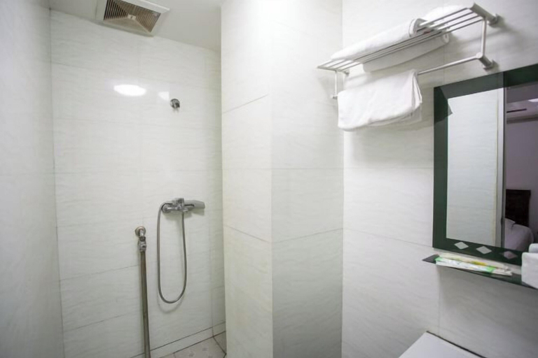 Bathroom 3, Gangyue Hotel, Shaoxing