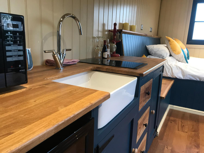 Others 5, Chichester Shepherds Hut, West Sussex