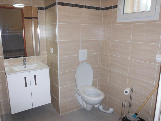 Bathroom 2, Residence L'elephant, Var