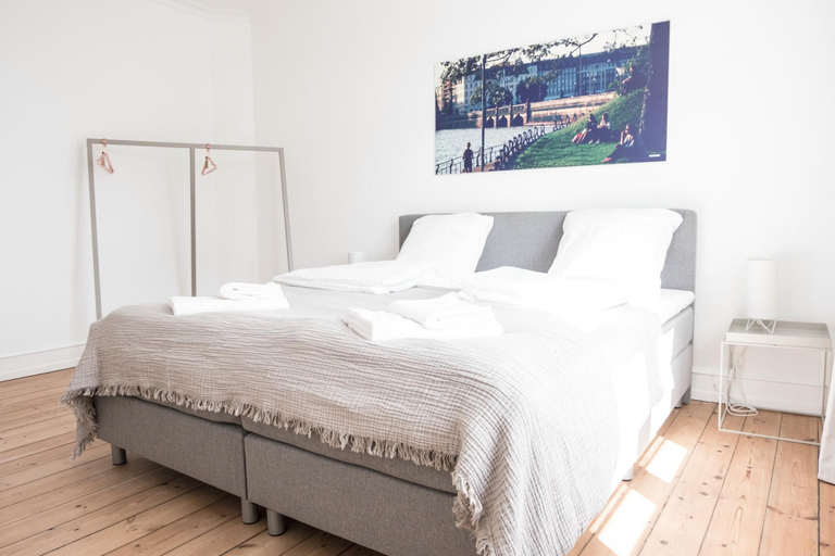 Room 4, Beautiful and Bright 2-bed With Private Balcony, Copenhagen