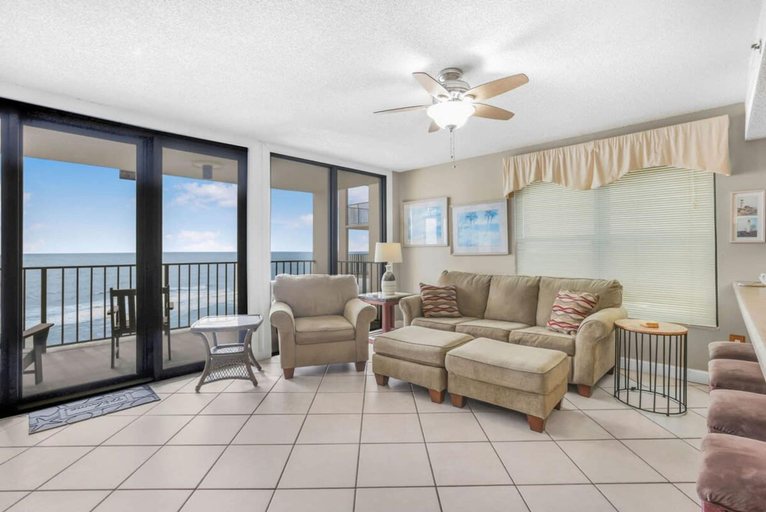 Room 3, Phoenix II 2101-amenities Galore Beachfront, Baldwin