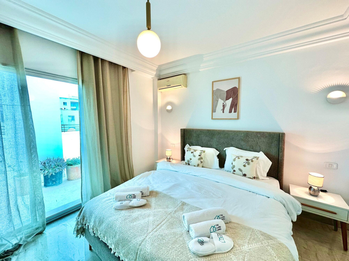 Room 5, The Lake View Spacious With Amazing Terrace, Bouhaira