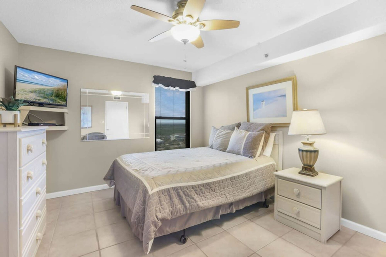 Room 5, Phoenix II 2101-amenities Galore Beachfront, Baldwin