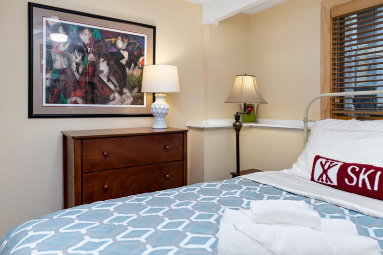 Bedroom 3, Condo at Wintergreen Walk to Slope Pool Access, Nelson