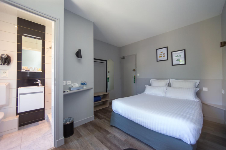 Bedroom 2, Logis Hotel Les Voiliers, Haute-Marne