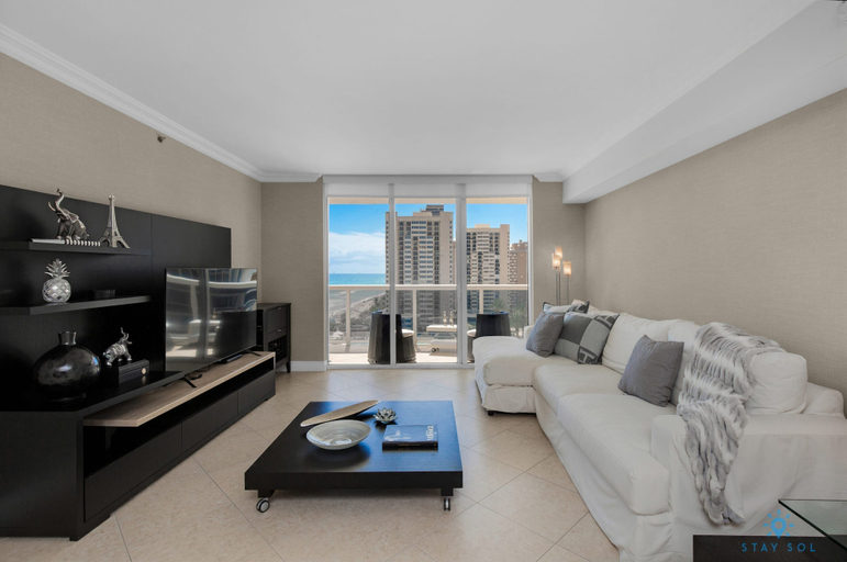 Room 5, Amazing View Beachfront Resort Luxury Amenities, Broward