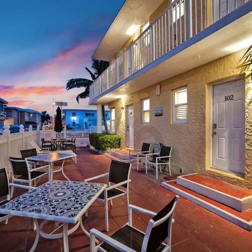 Room 5, Spectacular Ocean View Corner Apartment, Broward