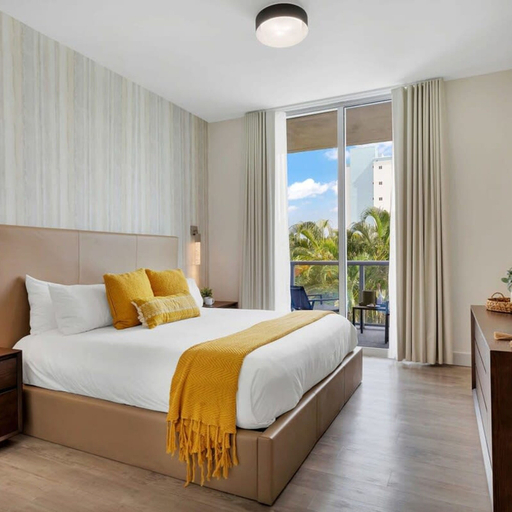 Room 5, Best Stay Rooftop Pool Hot Tub Hollywood Beach, Broward