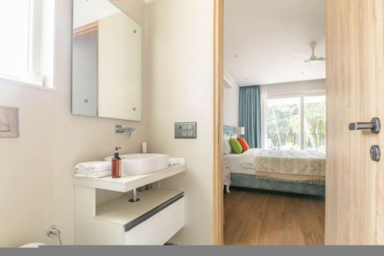 Room 2, Lux 5BR Villa in Anjuna Perfect for Groups Aria, North Goa