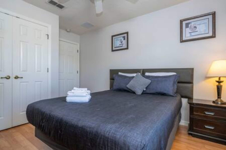 Room 5, Cozy 3 BR w Private Pool, Osceola
