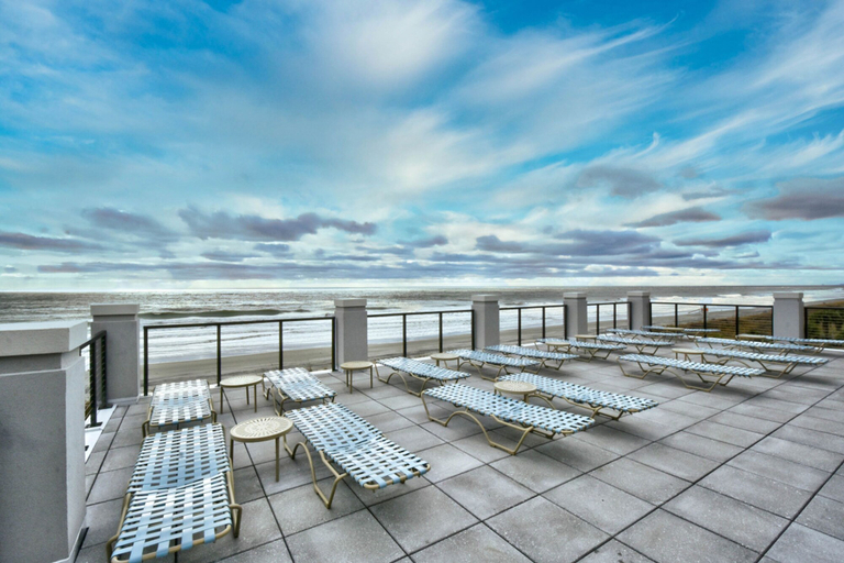 Room 2, Stylish Comfy Resort Gem Balcony Pool Parking, Horry