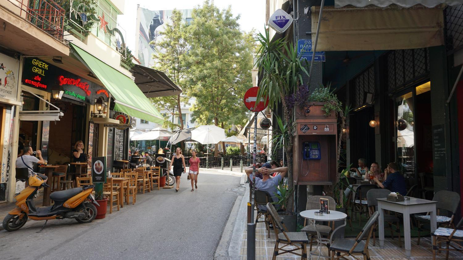 Food & Drinks, Virginia's Boutique Apartments, Attica