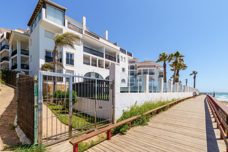 Room 2, Puerta Del Mar Beachfront And Pool, Málaga