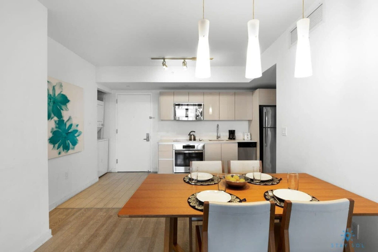 Room 5, Apartment w Stunning Views Amazing Pools, Broward