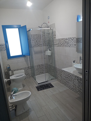 Bathroom, B&B S'Incantu, Carbonia-Iglesias