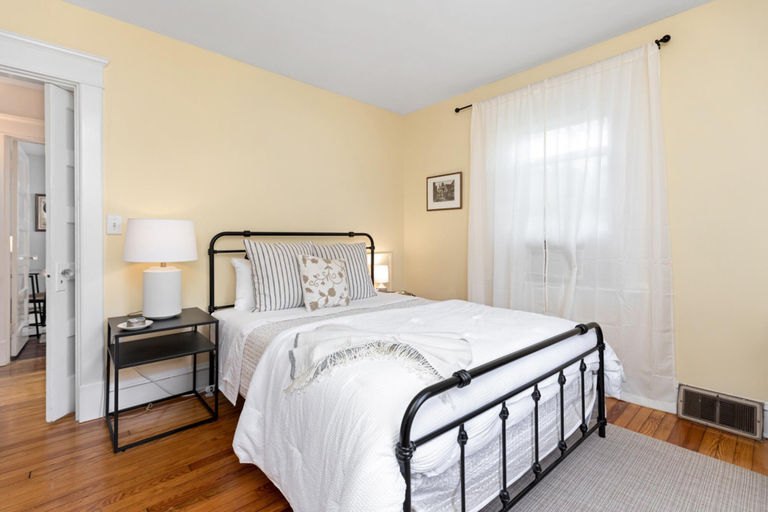 Bedroom 3, Cheerful 3 Bedroom Home Walk to UVA Stadium, Charlottesville