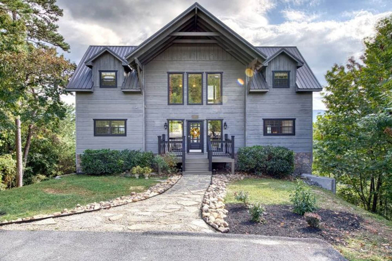 Room 5, Awe-inspiring Estate w Pool Theater Fire Pit, Sevier