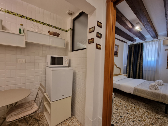 Bedroom 4, Gesuiti Cozy and Central Apartment by Ca-sa Check, Venezia