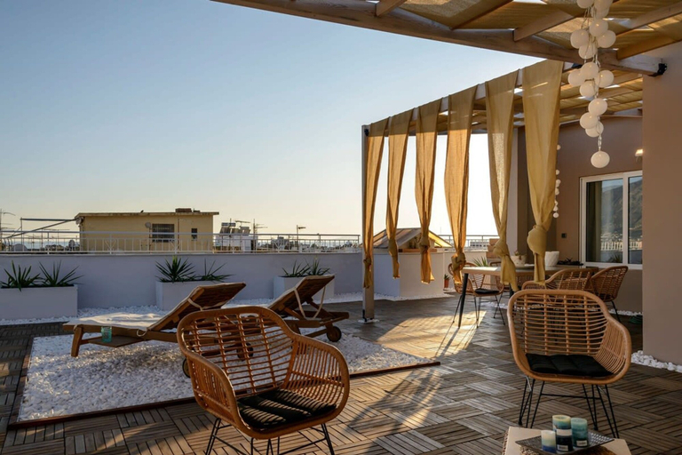 Room 3, City Skyloft - Top Location Private Roof Garden, Peloponnese