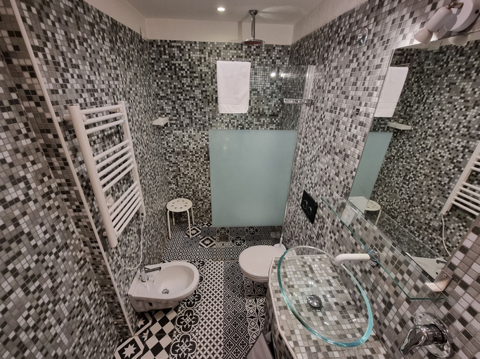 Bathroom 4, Gesuiti Cozy and Central Apartment by Ca-sa Check, Venezia