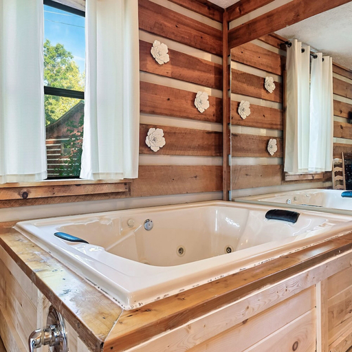 Room 5, Stunning Views I Between Pigeon Forge Gatlinburg, Sevier