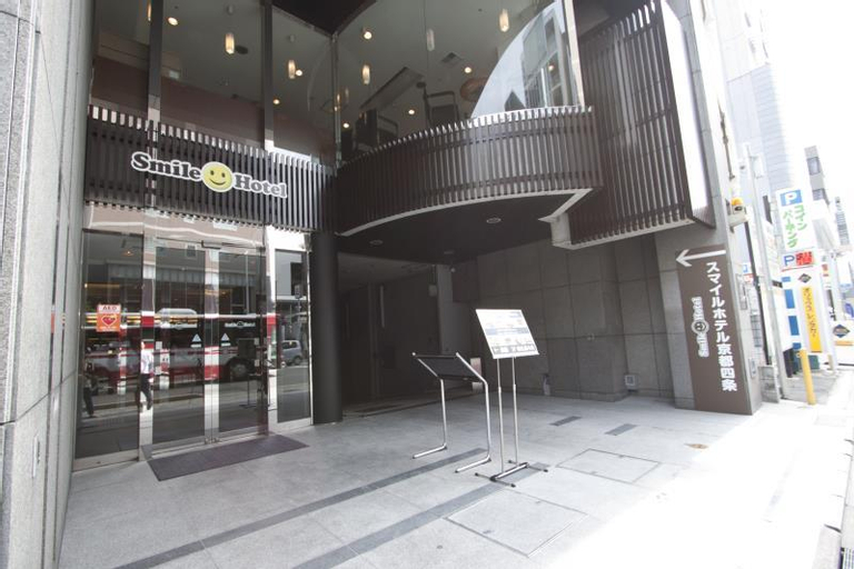 Exterior 2