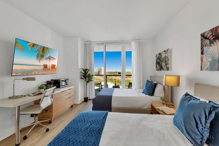 Room 2, Infinite Views Amazing Pool Gym, Broward