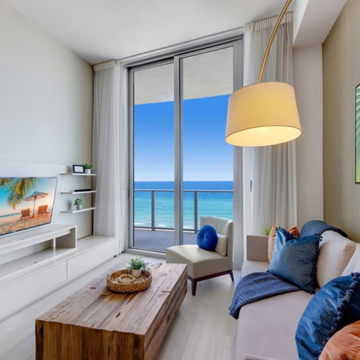 Room 1, Beachfront Condo Front Oceanview Balcony Pools, Broward