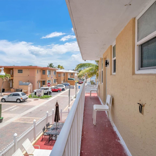 Room 4, Spectacular Ocean View Corner Apartment, Broward