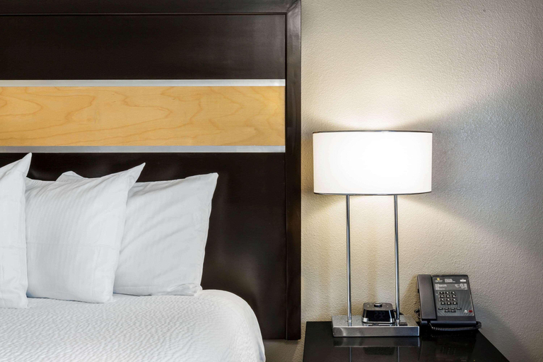 Bedroom 3, La Quinta Inn & Suites Mission Bay, San Diego