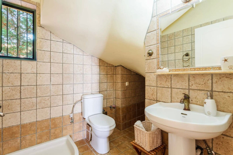 Room 5, Lavender Garden Retreat - Secluded Seaside Getaway, Peloponnese
