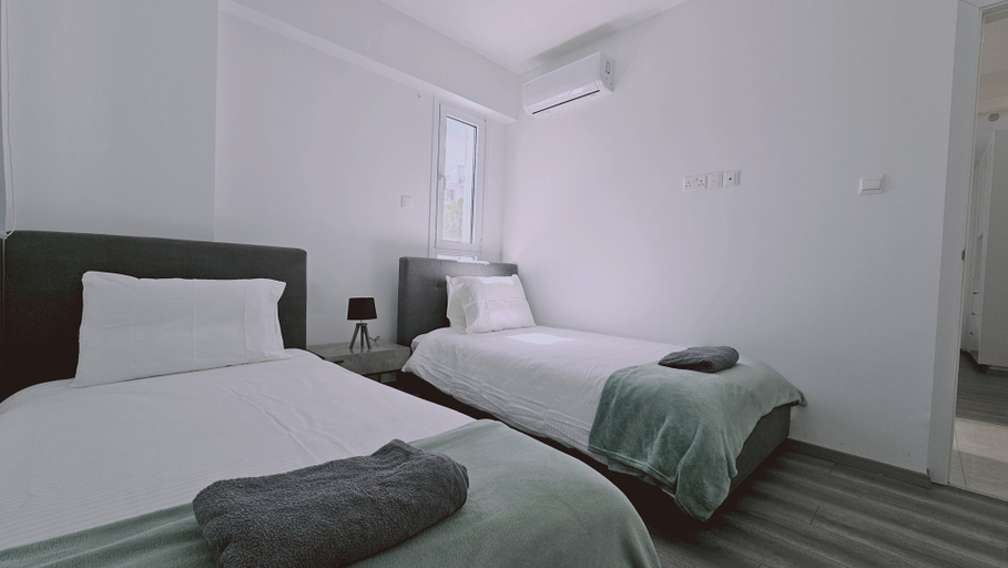 Room 4, 136 LCA - Stay Aquamarine Apartment, Larnaca