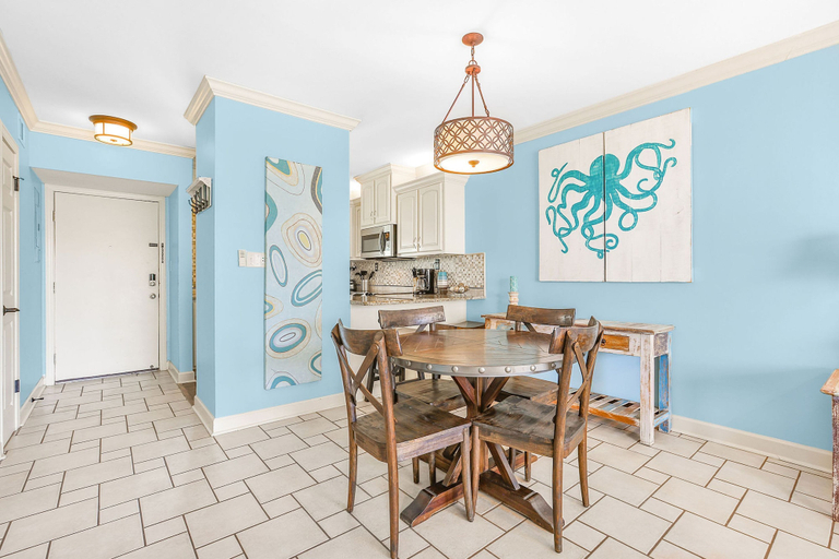 Room 4, Gulf Village 214- Close to the Hangout Beachfront, Baldwin