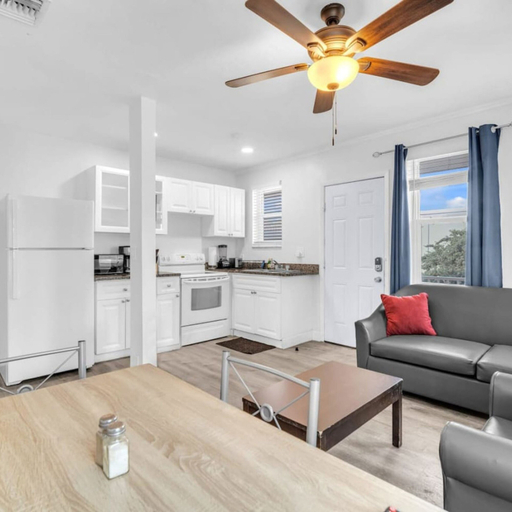 Room 3, Spectacular Ocean View Corner Apartment, Broward