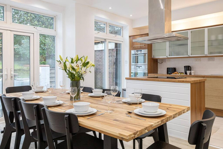 Others 5, Spacious House With Parking Near Heaton Park, Manchester