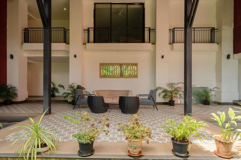 Room 5, Cozy 1BR in Candolim - Walking Distance to Beach, North Goa