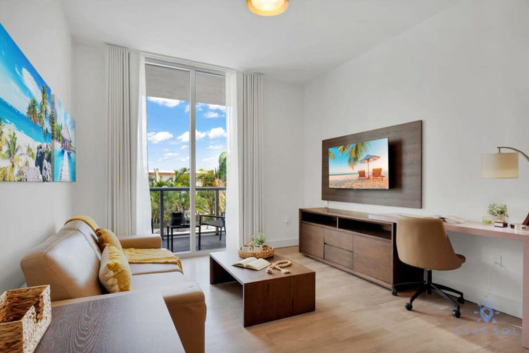 Room 4, Best Stay Rooftop Pool Hot Tub Hollywood Beach, Broward