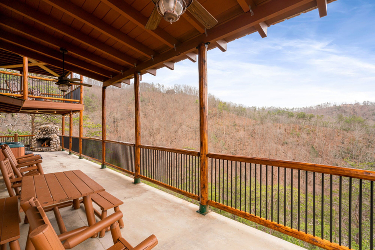 Room 3, 47majestic Luxe 3bd 3 5ba w Spectacular Views, Sevier