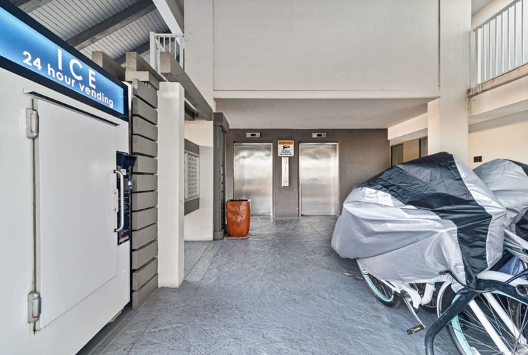 Room 3, Windward Pointe 1006- Corner Unit Amazing Beach Views, Baldwin