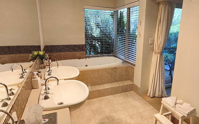 Bathroom 7